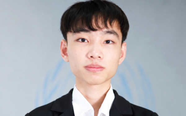 Thủ khoa THPT khối C00 năm 2026 là sinh viên năm 2 Học viện Ngoại giao, thi lại để theo đuổi đam mê