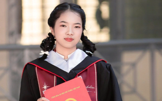 Bố phụ hồ, mẹ làm rẫy, nữ sinh Đắk Lắk dành 3 điểm 10 khối B00