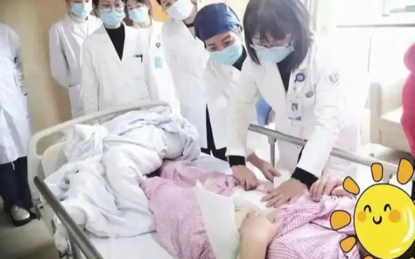 Cô gái tuổi 20 nguy kịch vì nhiễm trùng toàn thân, bác sĩ tiết lộ thủ phạm là 1 kiểu lười khiến tất cả tá hỏa