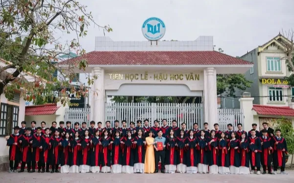 Lớp học trường làng ở Nghệ An có 18 học sinh đạt điểm 10 môn Toán