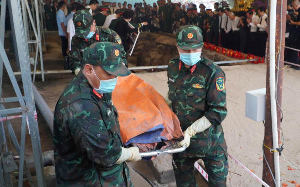 Phát hiện 7 hài cốt liệt sĩ ở Công viên Lê Thị Riêng: Hé lộ danh tính 1 người