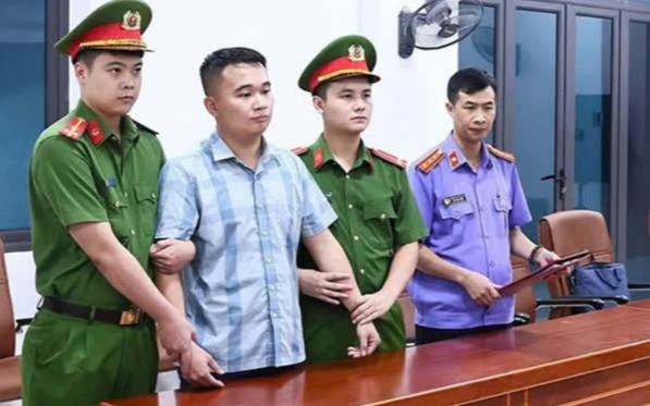 Phê chuẩn lệnh bắt khẩn cấp giáo viên trường chuyên Tuyên Quang, rút toàn bộ bài thi Toán đạt điểm 10 để kiểm tra