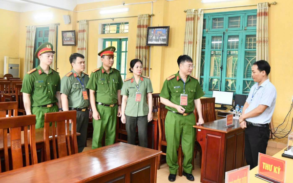 Kiểm tra học bạ, bài thi của thí sinh đạt 10 điểm Toán ở Tuyên Quang