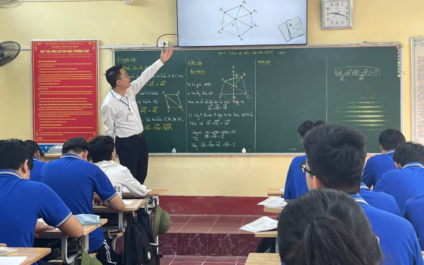 Thông tin ấn tượng về thầy giáo bị bắt giữ khẩn cấp trong vụ điểm Toán cao bất thường ở Tuyên Quang