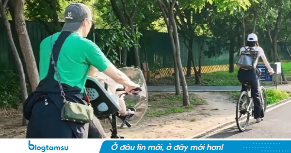 Chủ tịch showbiz và nàng thơ H.T đưa con trai đi chơi, ngoại hình quý tử thành tâm điểm