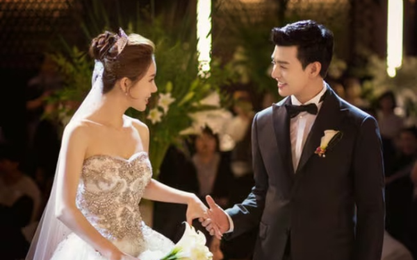 Mỹ nhân đẹp nức tiếng showbiz bị chồng ép ly hôn qua điện thoại, nhan sắc héo tàn không nhận ra nổi