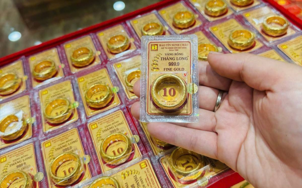 Cập nhật giá vàng mới nhất: Lao dốc không phanh