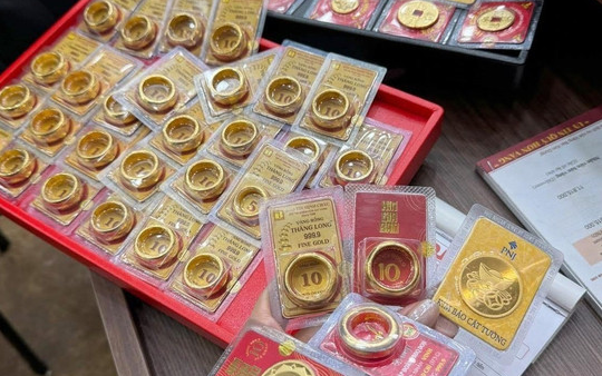 Giá vàng mới nhất hôm nay 11/7: Bất ngờ đảo chiều