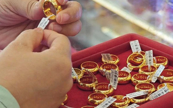 Giá vàng bất ngờ tăng mạnh