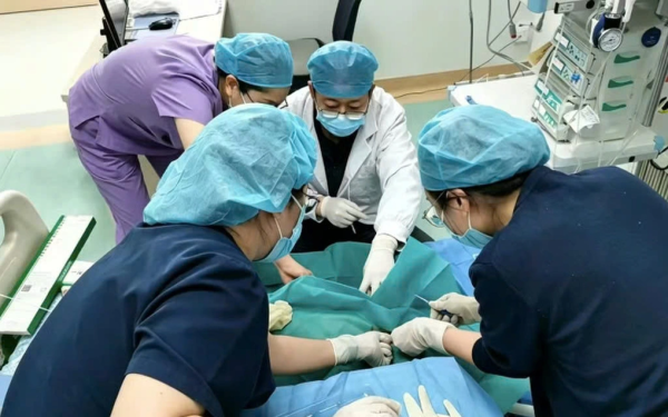 Con trai đi ngủ bình thường nhưng sáng hôm sau đã ra đi mãi mãi, cha mẹ bàng hoàng phát hiện nguyên do