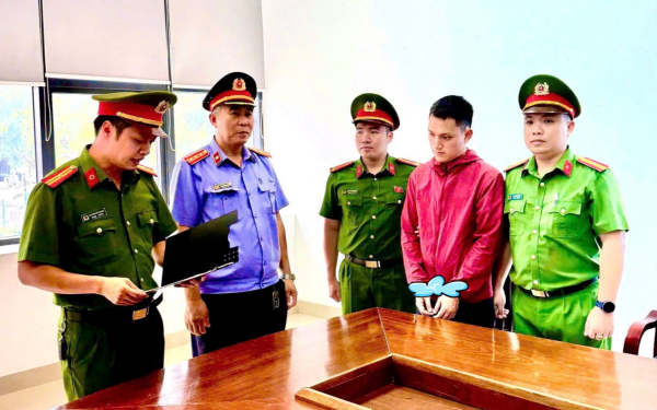 Bắt tạm giam một cán bộ ngân hàng SN 1994 chiếm đoạt hàng chục tỷ đồng