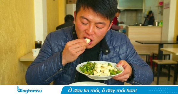 Ăn tỏi sống mỗi ngày suốt 6 tháng để ngừa ung thư, người đàn ông đi khám nhận kết quả bất ngờ