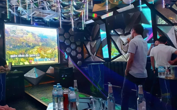 Tất cả người dân khi đi hát karaoke chú ý quy định phạt đã chính thức có hiệu lực