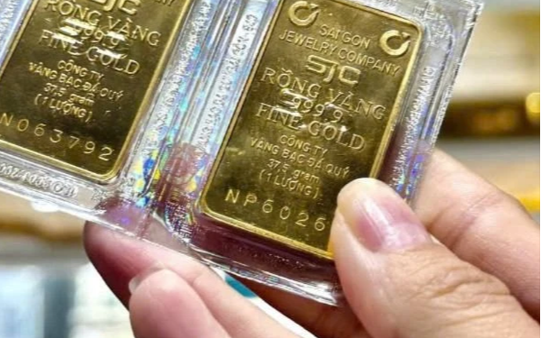 Giá vàng hôm nay mới nhất: Tiếp tục giảm sâu