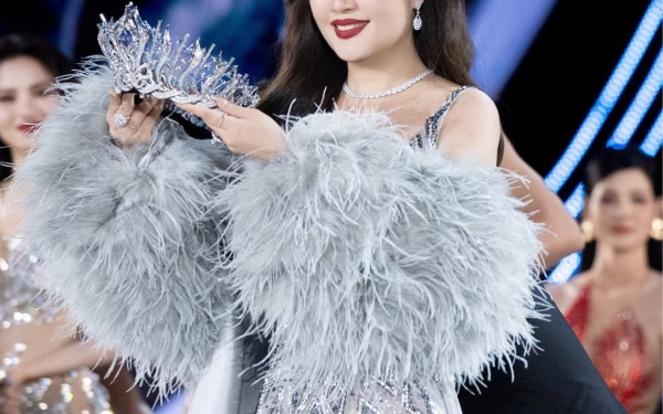 Nóng: Á hậu 1 Mrs Universe 2022 bị khởi tố trong chuyên án buôn lậu kim cương xuyên quốc gia