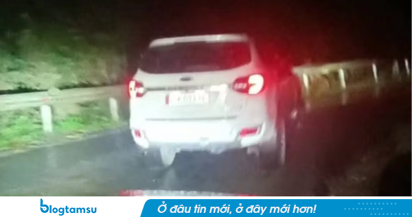 Tuyên Quang: Xe 7 chỗ không nhường đường xe cấp cứu gần 5km, bệnh nhân không qua khỏi trên đường đi
