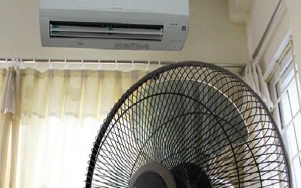 Lời khuyên cho tất cả những ai có thói quen bật điều hòa + bật quạt suốt đêm