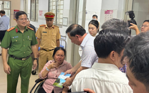 Ám ảnh: Người mẹ sống sót kể lại câu nói "gở mồm" của con gái là 1 trong 7 nạn nhân qua đời vụ cháy xe khách