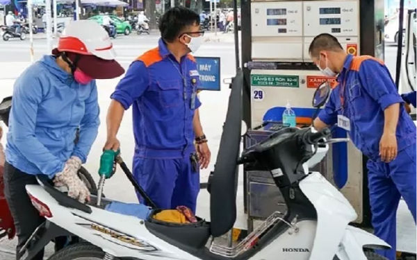 Xăng, dầu đồng loạt tăng giá: Cập nhật bảng giá bán lẻ mới nhất