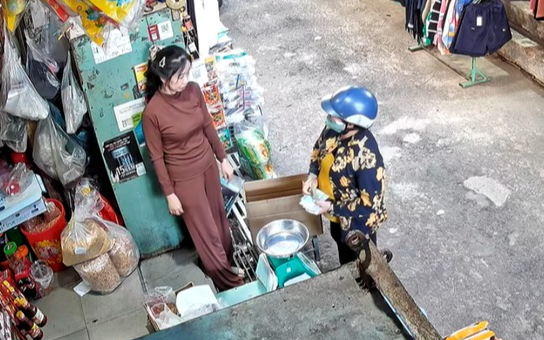 TP.HCM: Quay lại trả nợ 500.000 đồng sau nhiều năm, người phụ nữ bàng hoàng trước câu nói của con gái chủ nợ