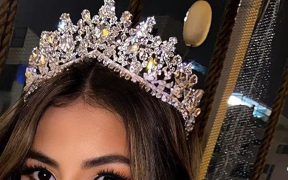 Chính thức: Hoa hậu đẹp nhất showbiz bị tước vương miện