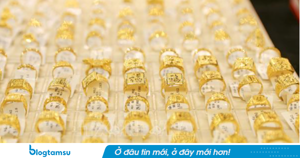 Giá vàng hôm nay mới nhất (28/7): Tiếp tục lao dốc