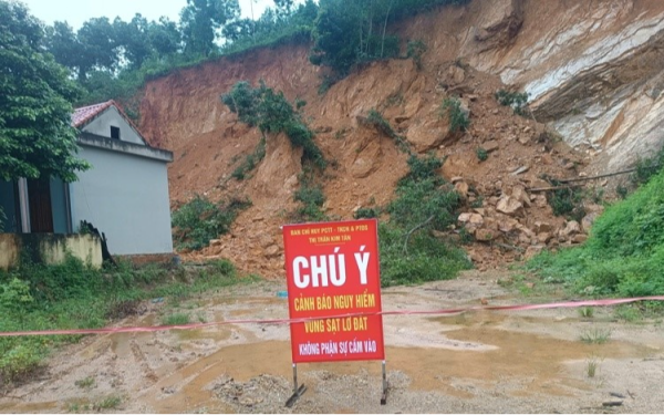 Cảnh báo khẩn tới 7 tỉnh thành có nguy cơ lũ quét, sạt lở đất, sụt lún đất do mưa lũ