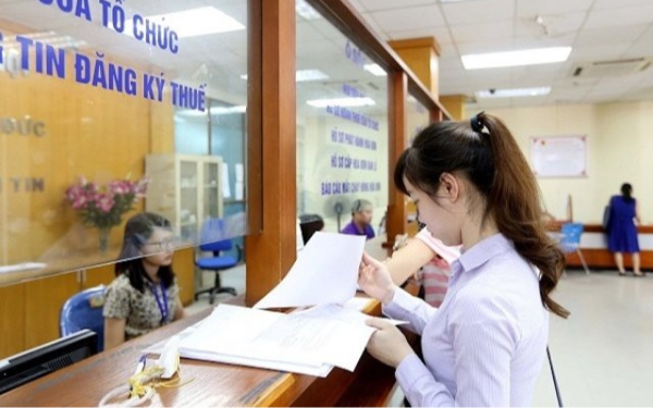 Cơ quan thuế yêu cầu các ngân hàng Agribank, Techcombank, MBBank… trích tiền từ tài khoản của người nộp thuế có tên trong danh sách sau
