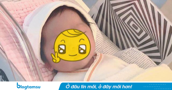 Vừa chào đời, đứa trẻ được đặt tên khai sinh là Nguyễn Hận Đời, lên lớp 7 được sửa thành cái tên bất ngờ