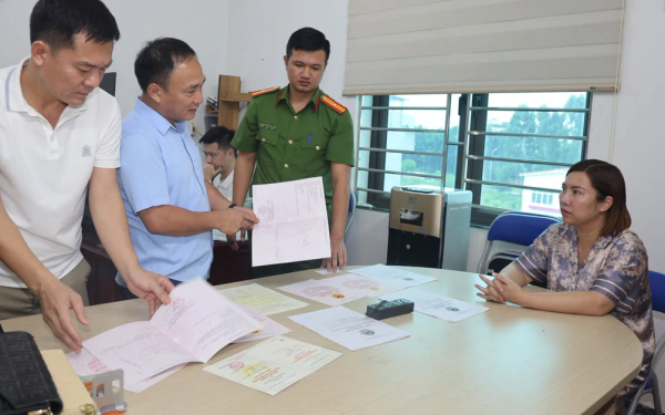Khám xét khẩn cấp, khởi tố Lê Thị Kim Nhung: Cơ quan điều tra thu giữ 1.874 hợp đồng liên quan vụ án 600 tỷ đồng