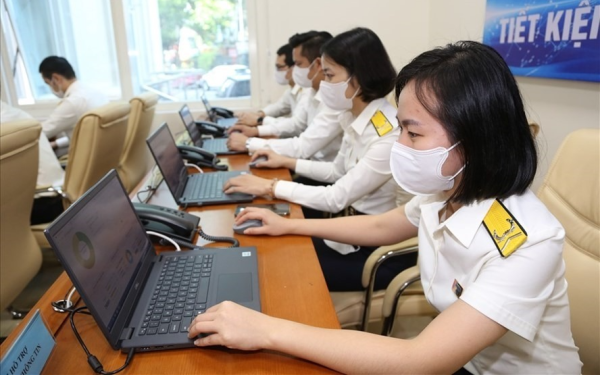 Cơ quan Thuế yêu cầu Vietcombank, Agribank, Techcombank, VPBank, ACB khẩn trương phong toả, trích tiền các tài khoản sau