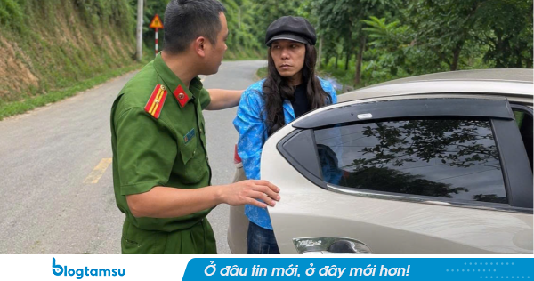 Lào Cai: Bắt người đàn ông giả gái, ngụy trang bằng tóc giả, phát hiện vật thể khó tin mang trong người