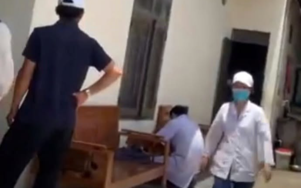Vợ cứu chồng cùng bị điện giật không qua khỏi: Con trai hoang mang với khoản nợ lớn, người đặt cọc mua nhà rối bời