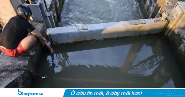Công an phường kịp thời cứu hộ thiếu niên kẹt tại cống nước