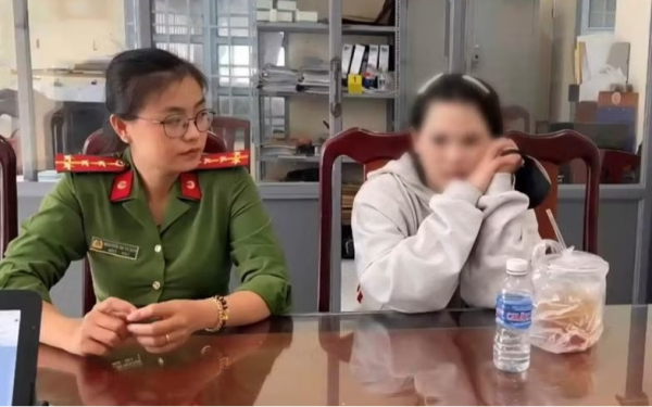 Cháu gái trộm két sắt 1,1 tỷ đồng của dì ruột, chuyển hết cho thanh niên quen qua mạng rồi ra tự thú