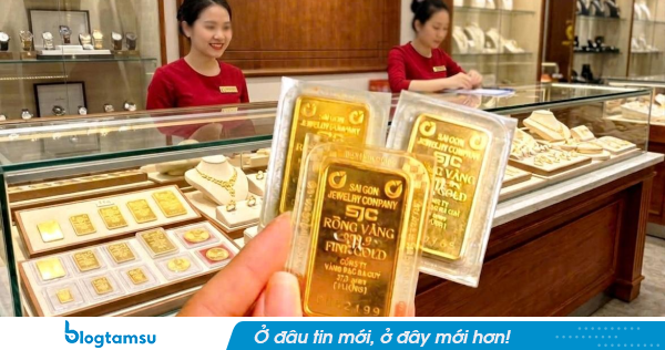 Vàng trong nước đồng loạt giảm mạnh, vàng miếng chạm đáy mới