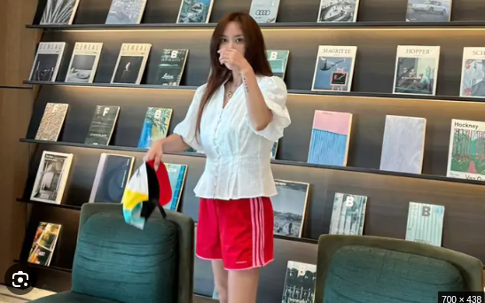 Nữ ca sĩ cờ bạc nợ 15 tỷ đến mức phải ly thân chồng cầu thủ, nay nhan sắc tàn tạ héo úa không tin nổi
