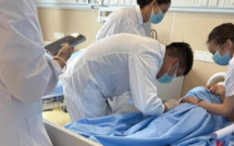 Người đàn ông 52 tuổi uống trà hoa cúc mỗi ngày để thải độc gan, 6 tháng sau tái khám bác sĩ hốt hoảng: 