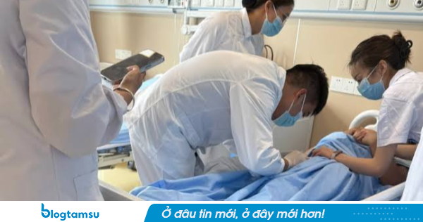Người đàn ông 52 tuổi uống trà hoa cúc mỗi ngày để thải độc gan, 6 tháng sau tái khám bác sĩ hốt hoảng: 'Ông đã uống gì?'