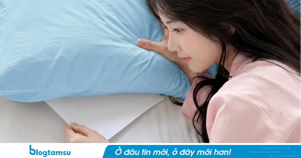 Đã rõ lý do vì sao nhiều người đặt một tờ giấy A4 dưới gối trước khi đi ngủ