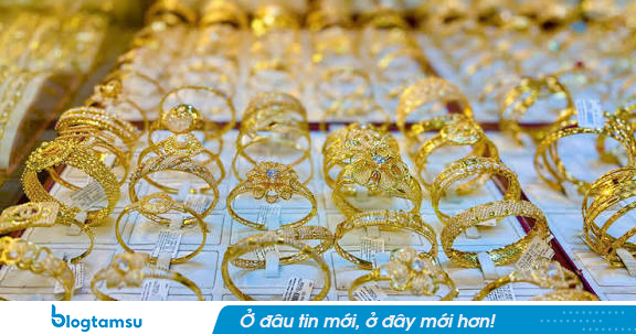 Giá vàng nhẫn trơn, vàng miếng sáng 12/8