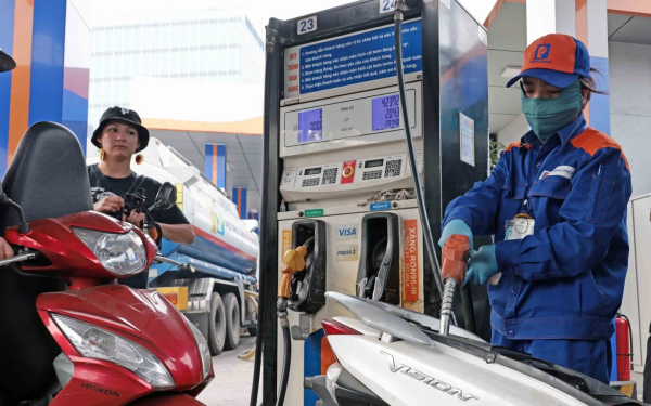 Giá xăng dầu hôm nay 12/8: Tiếp đà tăng
