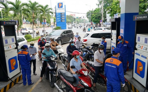 Giá xăng dầu hôm nay 14/8: Đồng loạt giảm