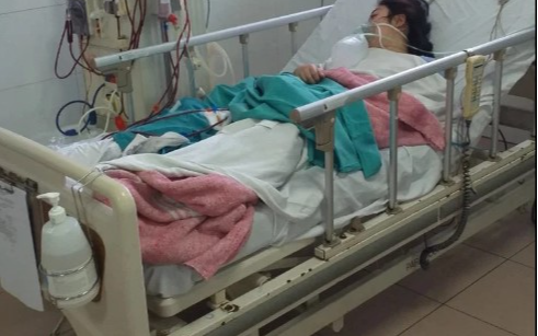 Cô gái 22 tuổi tử vong sau 5 ngày viêm họng, bác sĩ nói thẳng: 5 dấu hiệu phải đi khám gấp!