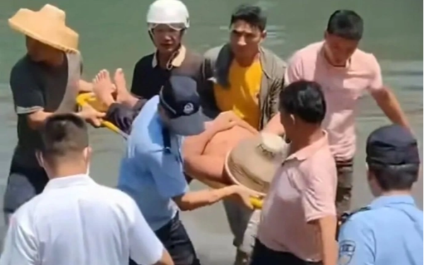 Kỳ tích: Thanh niên người TQ được tìm thấy sống sót kỳ diệu sau nhiều ngày trôi dạt trên biển nhờ bám phao và ăn cua sống