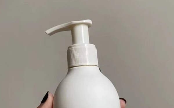 Bộ Y tế thu hồi số công bố 362 mỹ phẩm, có loại sữa rửa mặt triệu chị em cả nước tin dùng