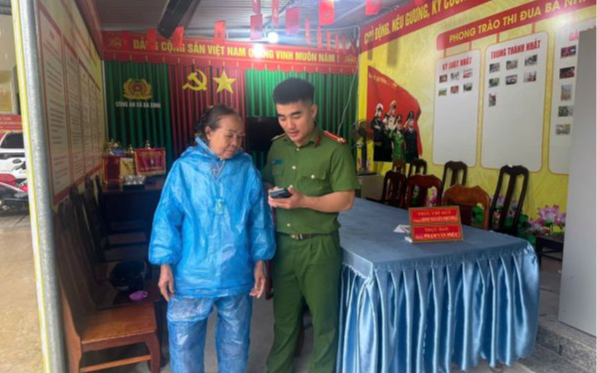 Nhận được thông báo khoản nợ ngân hàng 369 triệu đồng từ số điện thoại 0399079***,  bà Trần Thị Phượng SN 1977 phải trình báo công an