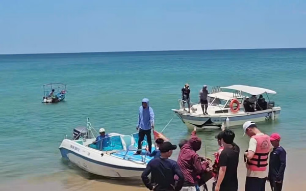 Vụ nam thanh niên TQ 27 tuổi mất tích: Đội cứu hộ thông tin mới, bố mẹ quyết định làm 1 việc ai cũng nghẹn lòng