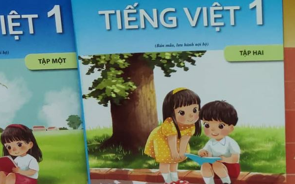 Tất tả săn lùng sách giáo khoa sau khai giảng