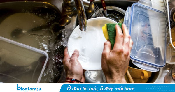 Không phải bồn cầu hay thớt gỗ, vật dụng này mới là ‘‘ổ vi khuẩn’’ đang âm thầm gây nguy hại cho gia đình